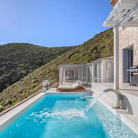 Urania Luxury Rhea Villa *