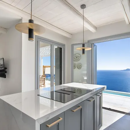 Urania Luxury Rhea Villa *