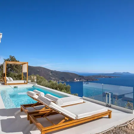 Vilă Urania Luxury Rhea Pondi