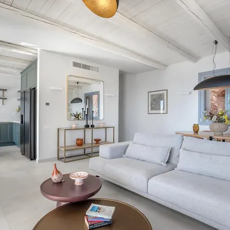 Вилла Urania Luxury Rhea Pondi