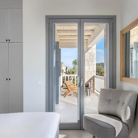 Вилла Urania Luxury Rhea *