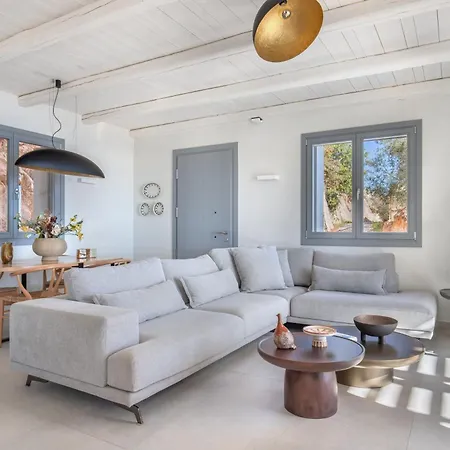 Вилла Urania Luxury Rhea