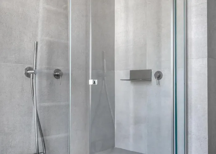 Urania Luxury Rhea Pondi