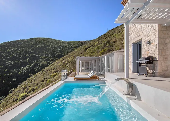 Urania Luxury Rhea Vilă *