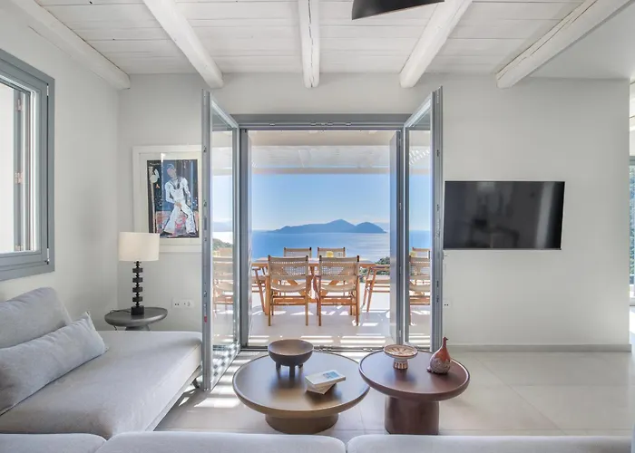 Urania Luxury Rhea