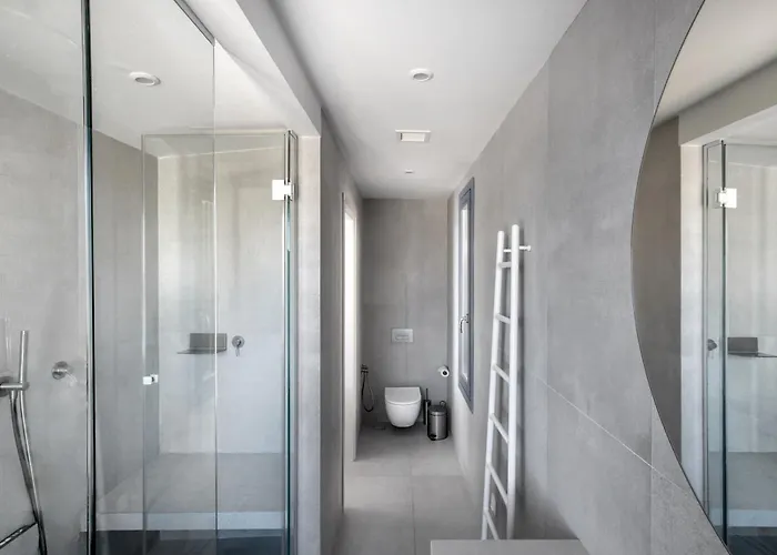 Urania Luxury Rhea Vilă *